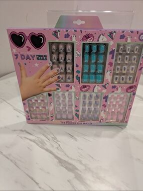 Girls Press On Nail Set 7 Days